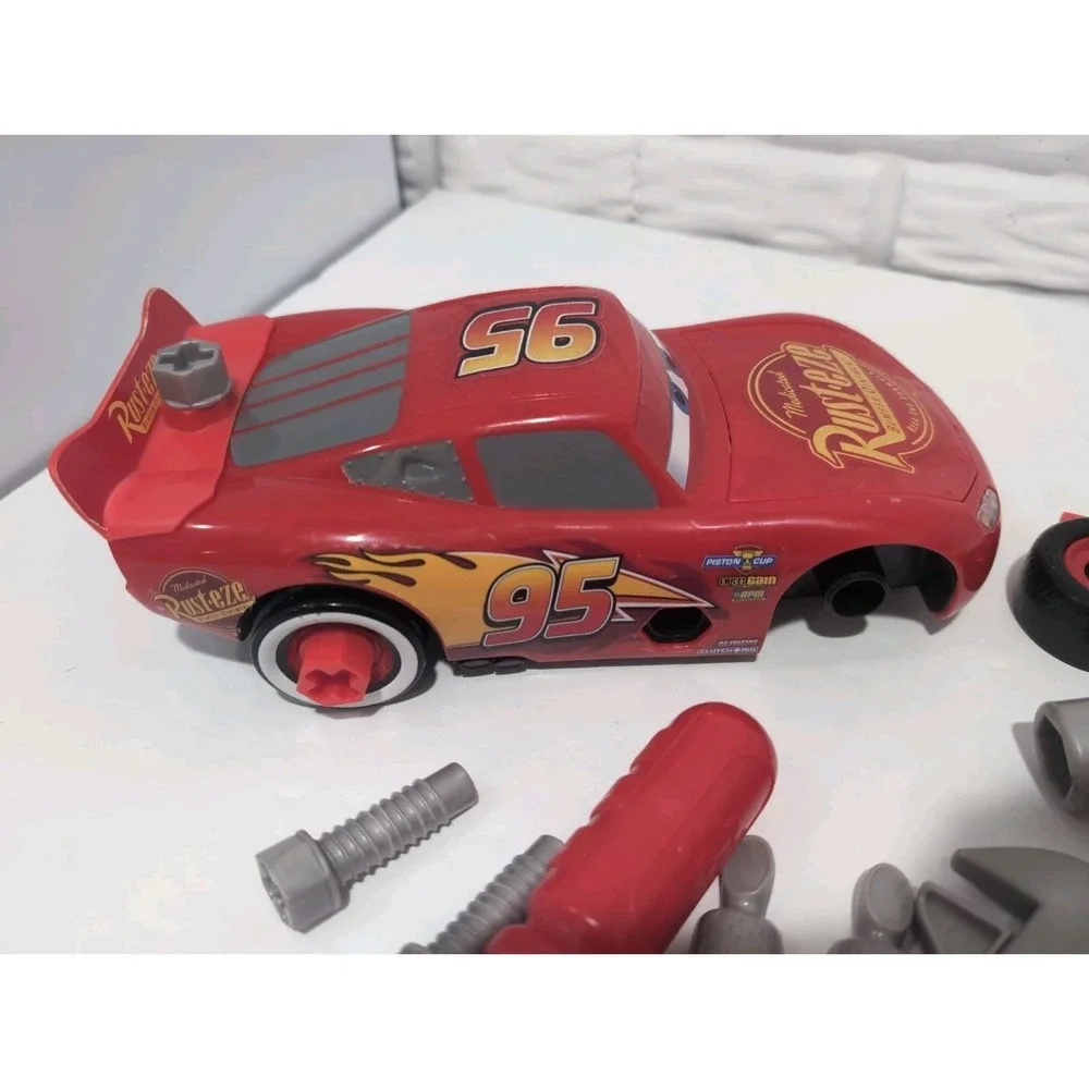 Disney Pixar Cars Lightning McQueen Car Builder And Tools